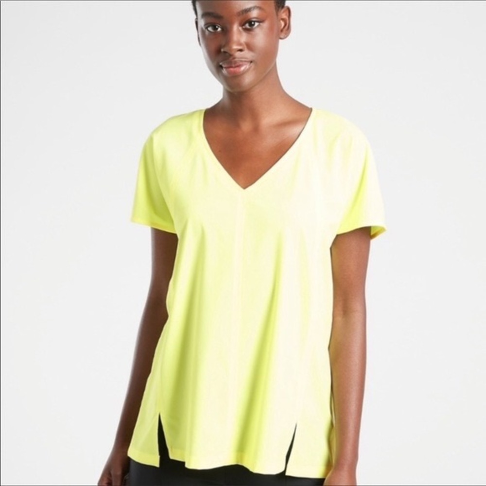 Athleta Boulevard V-Neck Neon Alarm Clock Yellow Short Sleeve Shirt Women's XS